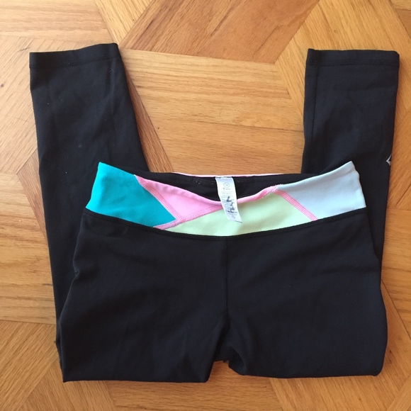 Ivivva Pants - 邏Ivivva Black Crop Leggings